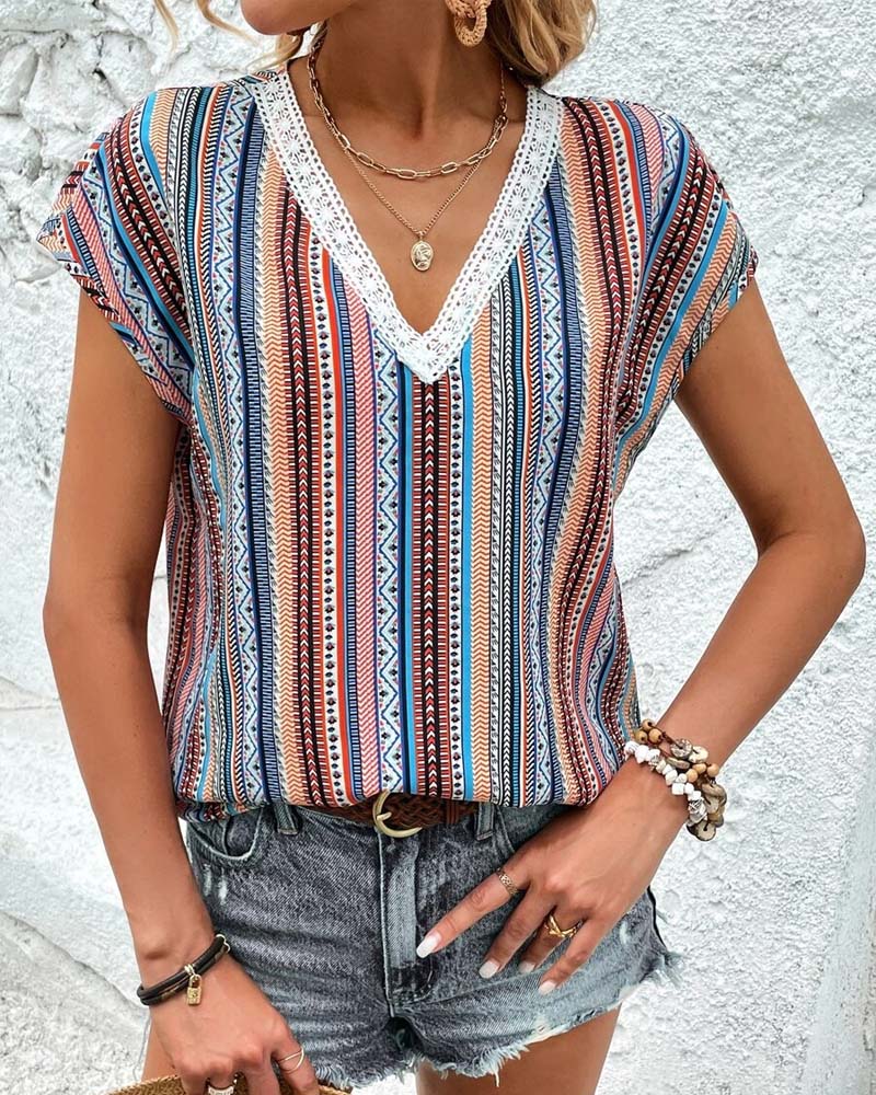 Colorful Printed Lace V-Neck T-Shirt