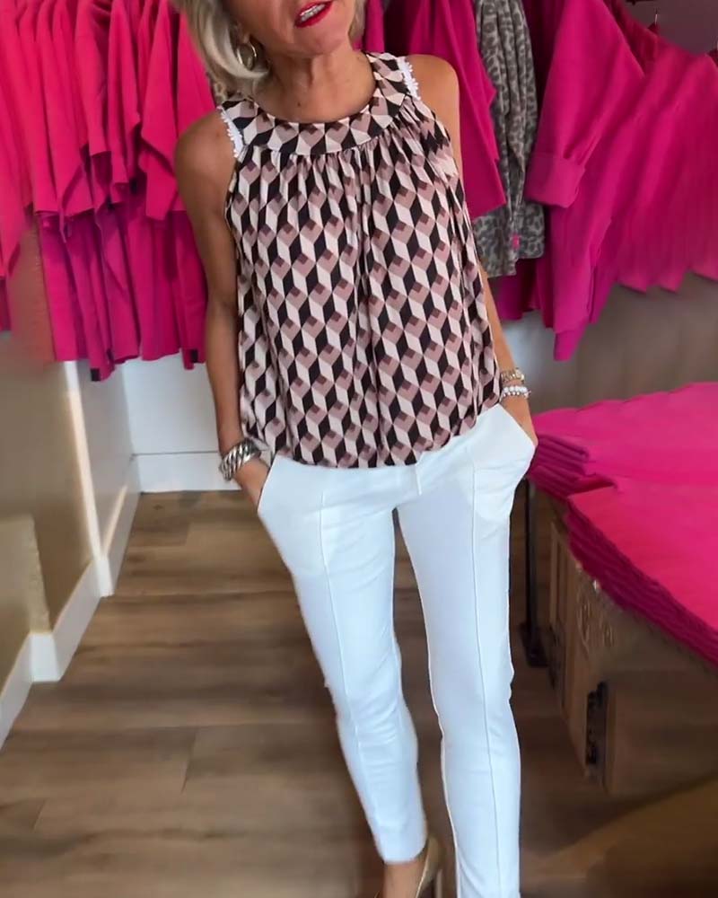 Diamond print sleeveless crew neck casual top