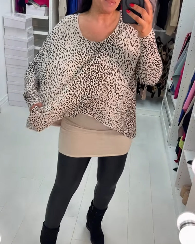 Round neck leopard print long sleeve top