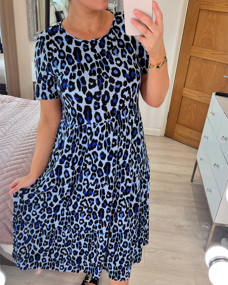 Elegant dress with leopard print
