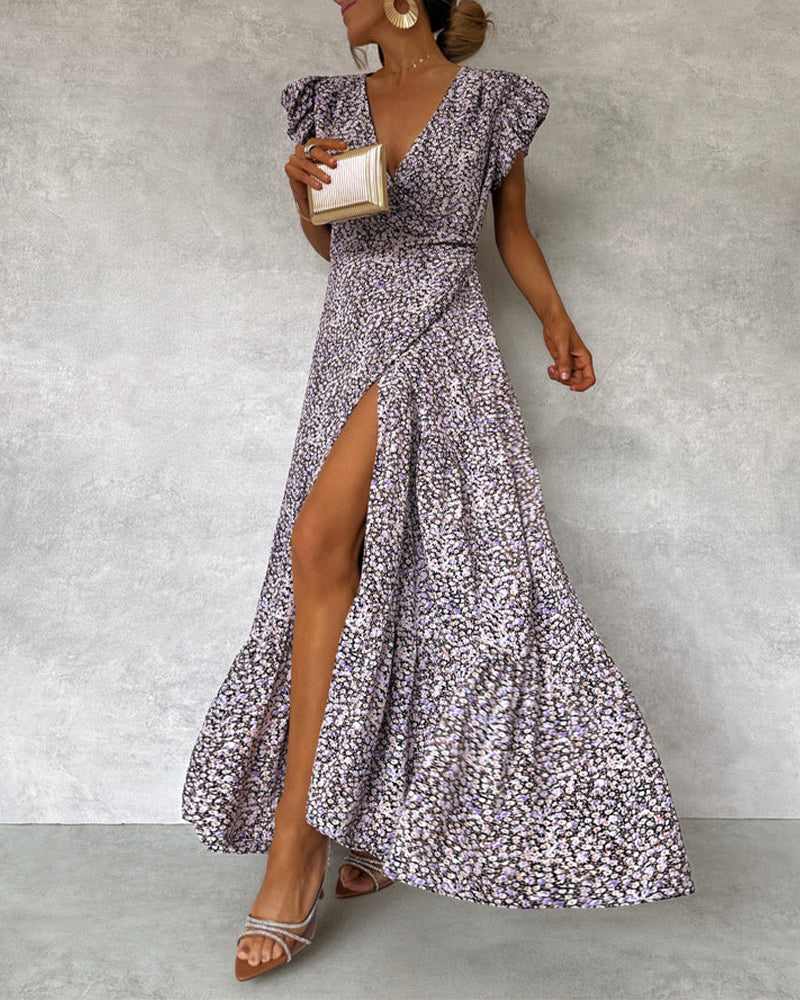 Elegant dress with ruffled sleeves and slit