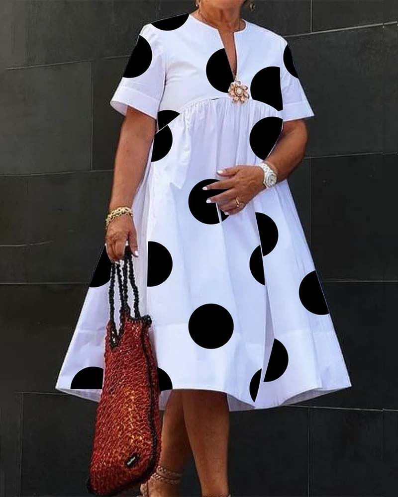 Casual short-sleeved large polka dot dress