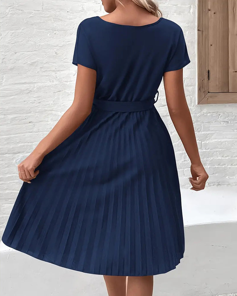 Solid color pleated strappy elegant dress