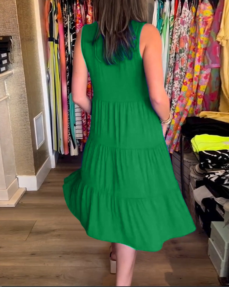 Pleated sleeveless loose dress