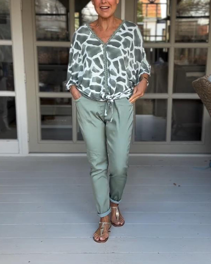 Elegant printed V-neck bat sleeves blouse
