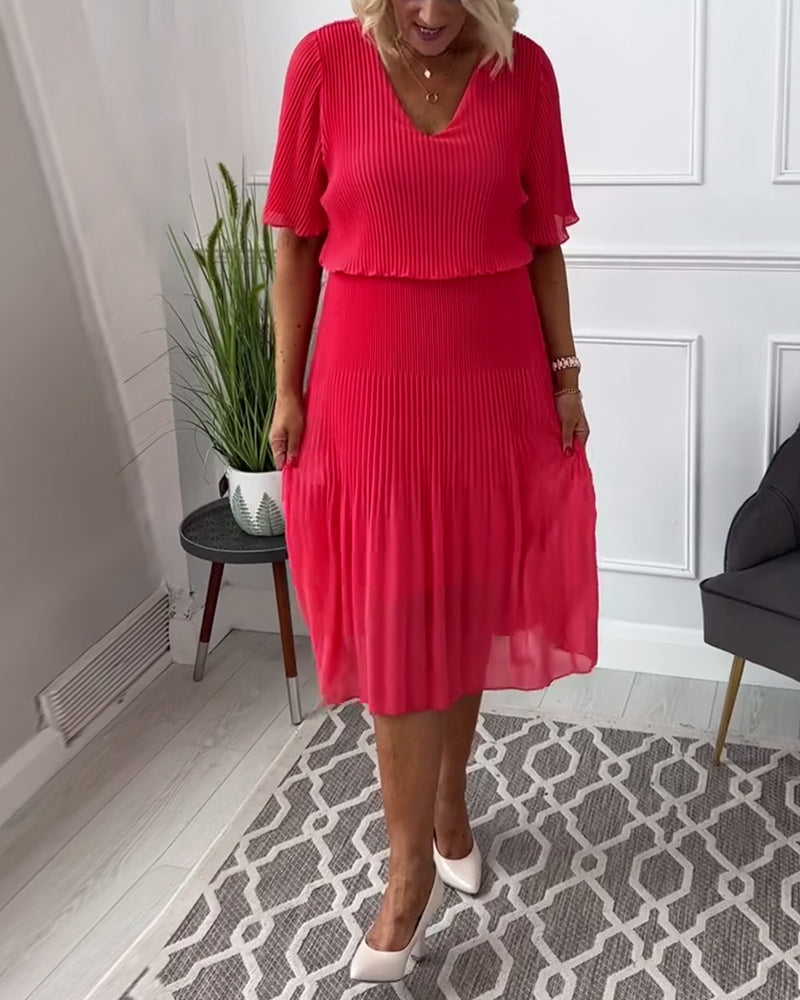 Casual solid color V-neck half-sleeve pleated dress
