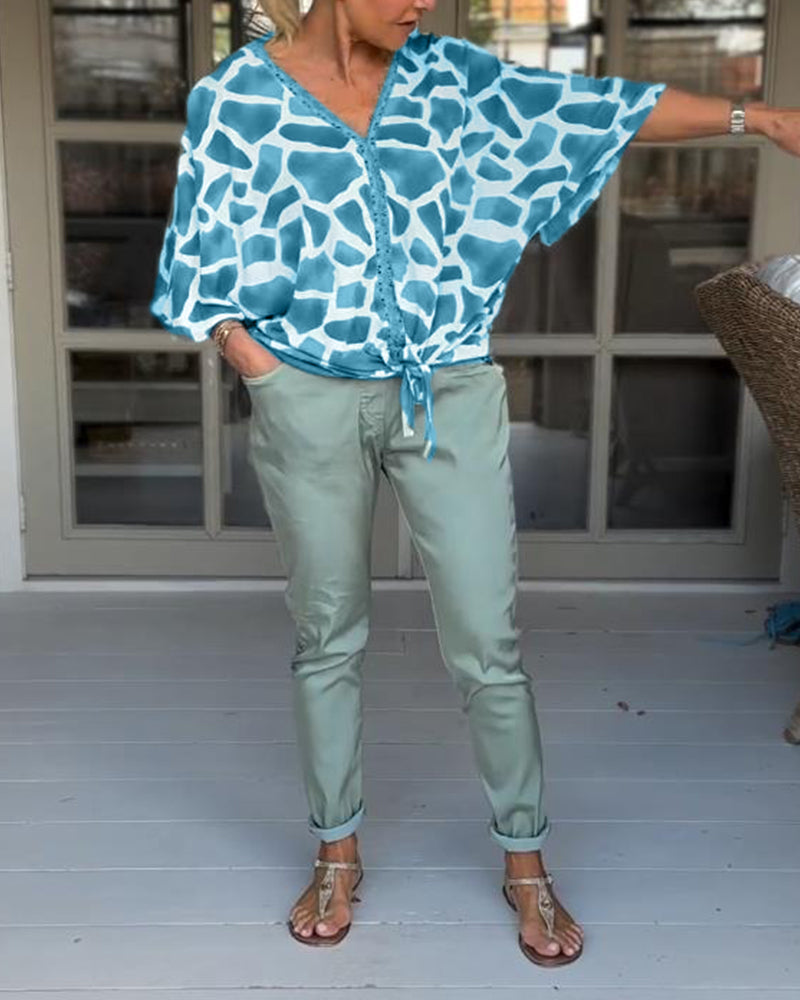 Elegant printed V-neck bat sleeves blouse