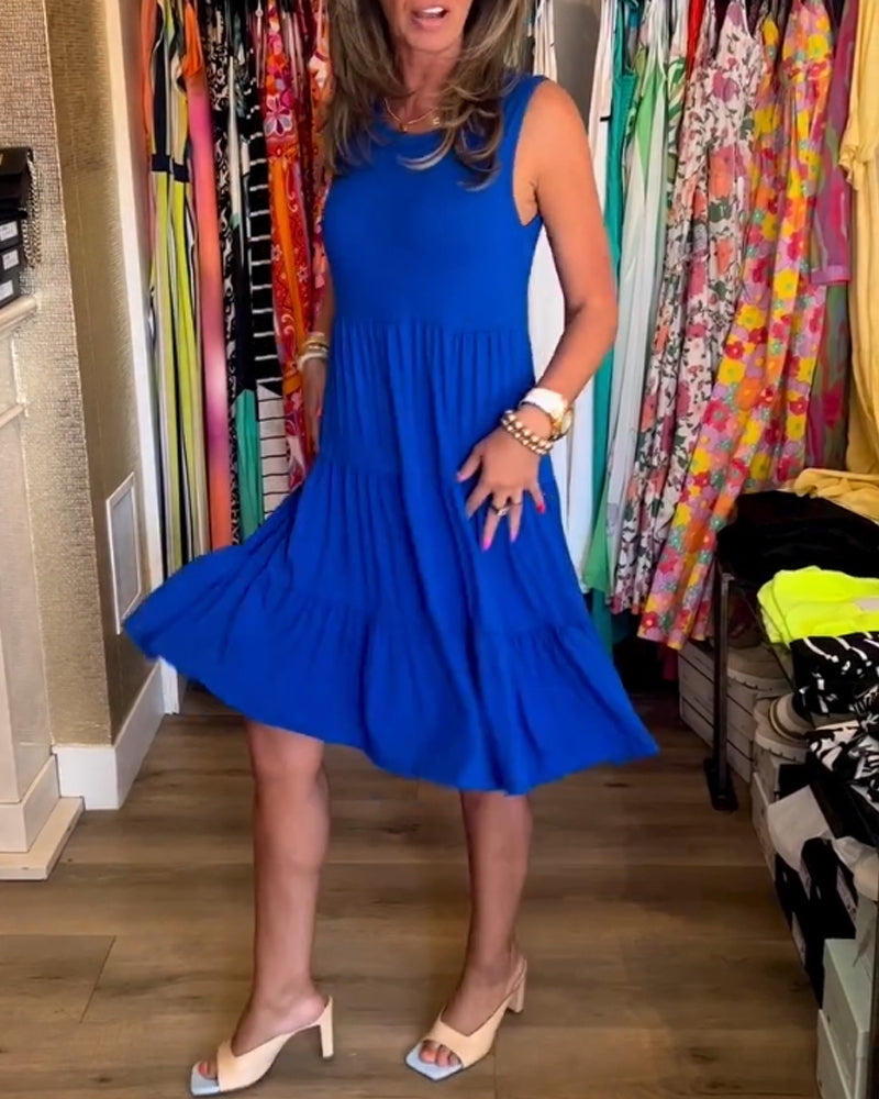 Pleated sleeveless loose dress