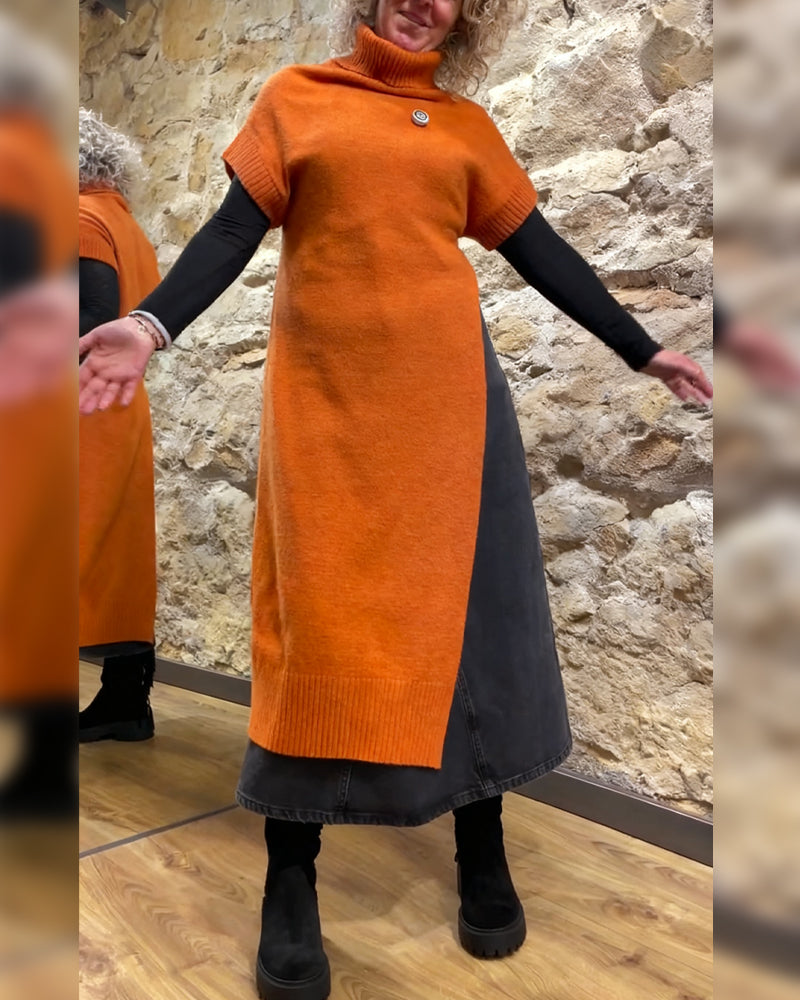 Slit Short-Sleeved Turtleneck Jumper