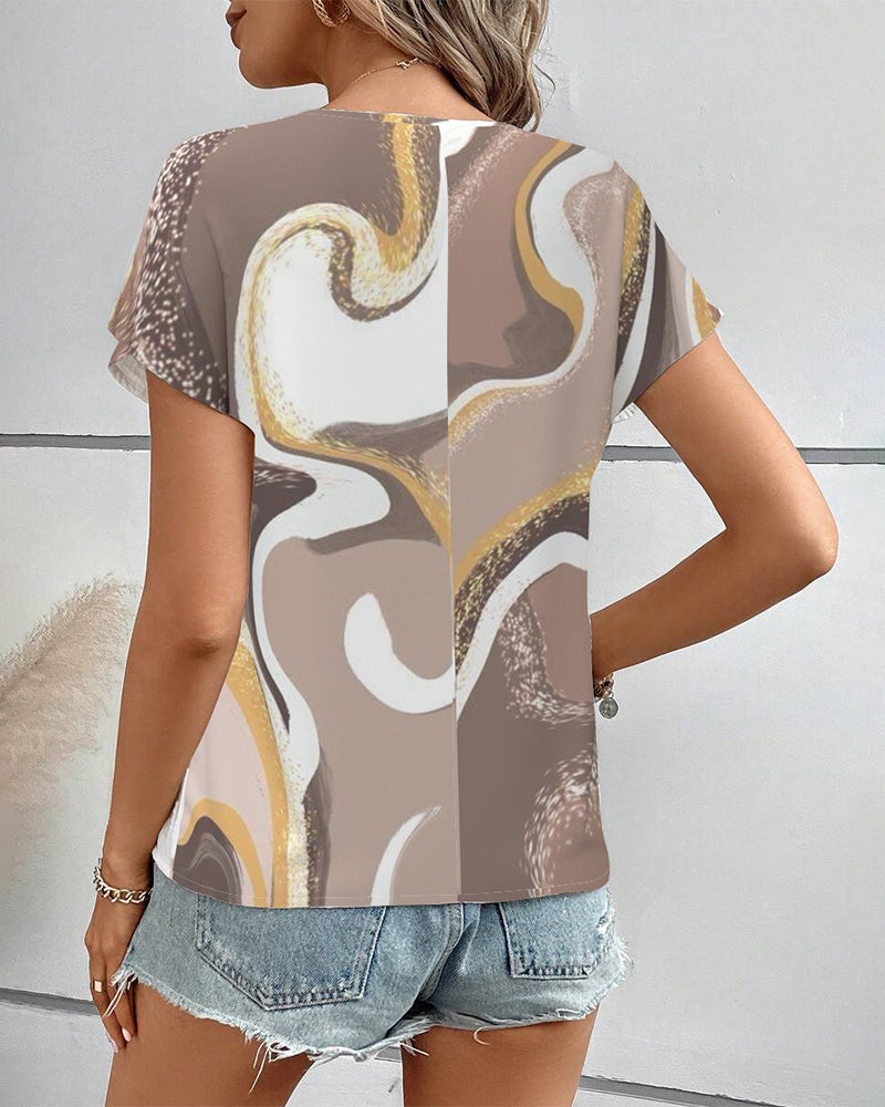 Short-Sleeved Geometric Print Blouse