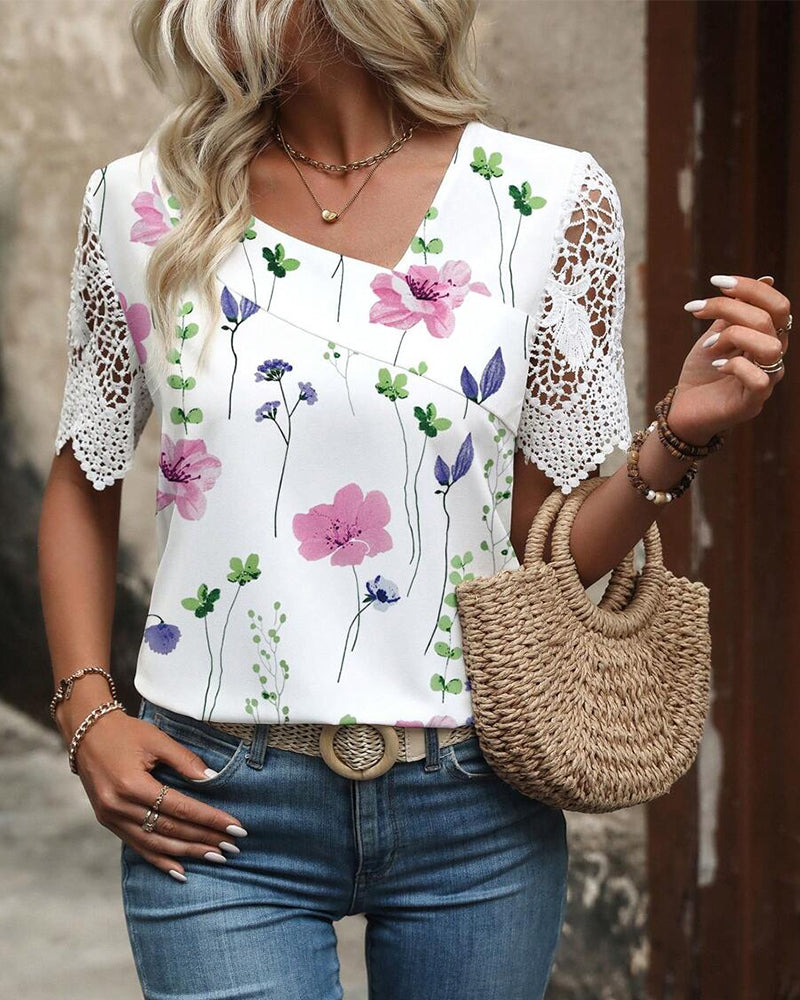 Printed Fashion Lace Stitching Blouse