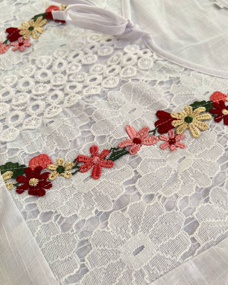 Solid color lace lace hollow blouse