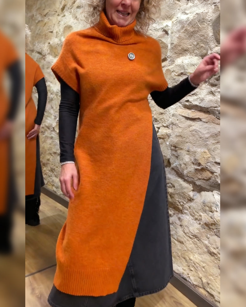 Slit Short-Sleeved Turtleneck Jumper