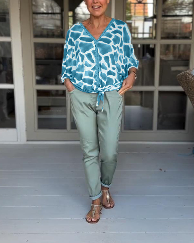 Elegant printed V-neck bat sleeves blouse