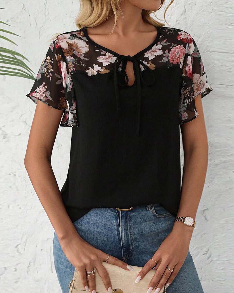Short-Sleeved Lace-Up Printed Blouse