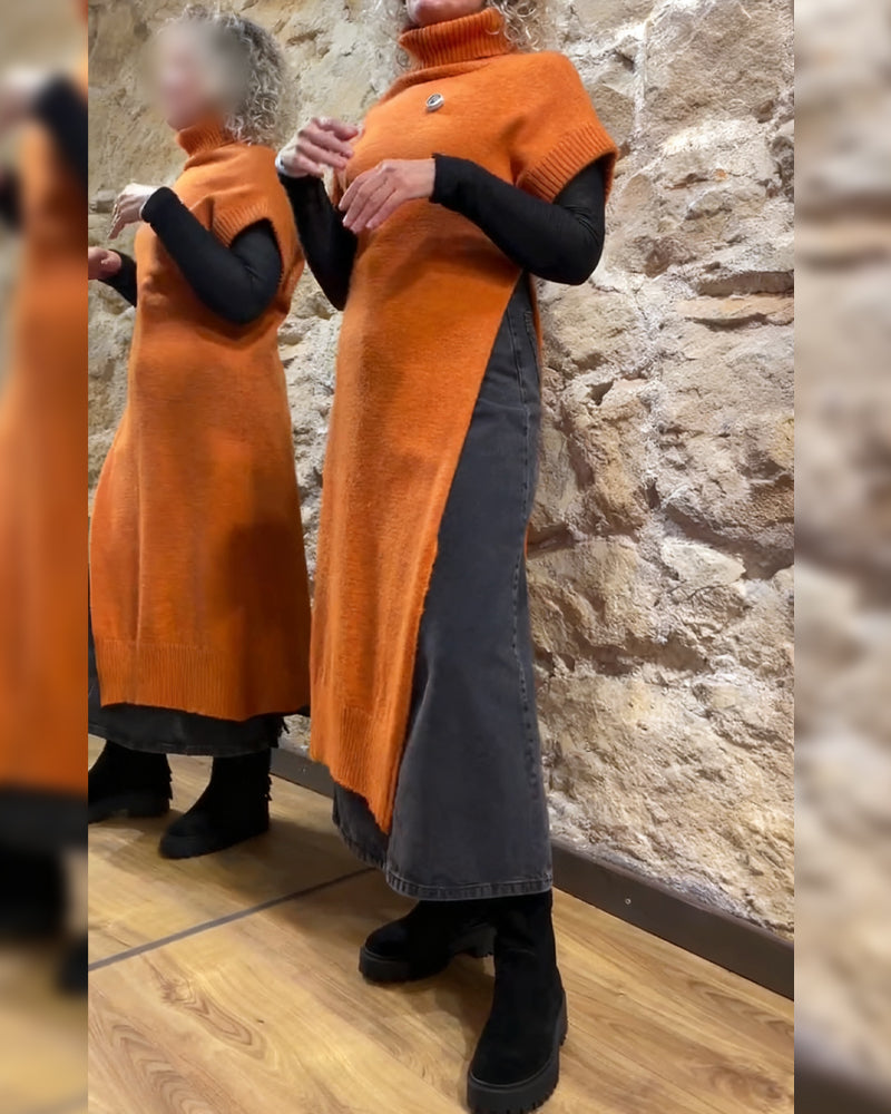 Slit Short-Sleeved Turtleneck Jumper