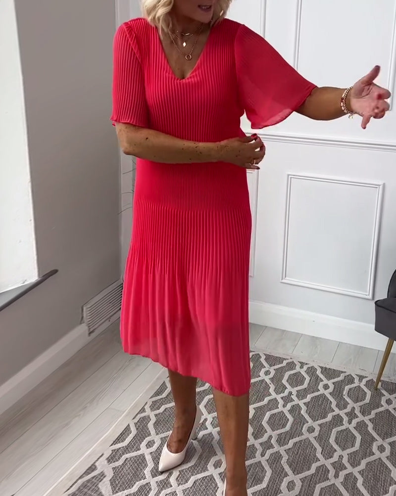 Casual solid color V-neck half-sleeve pleated dress