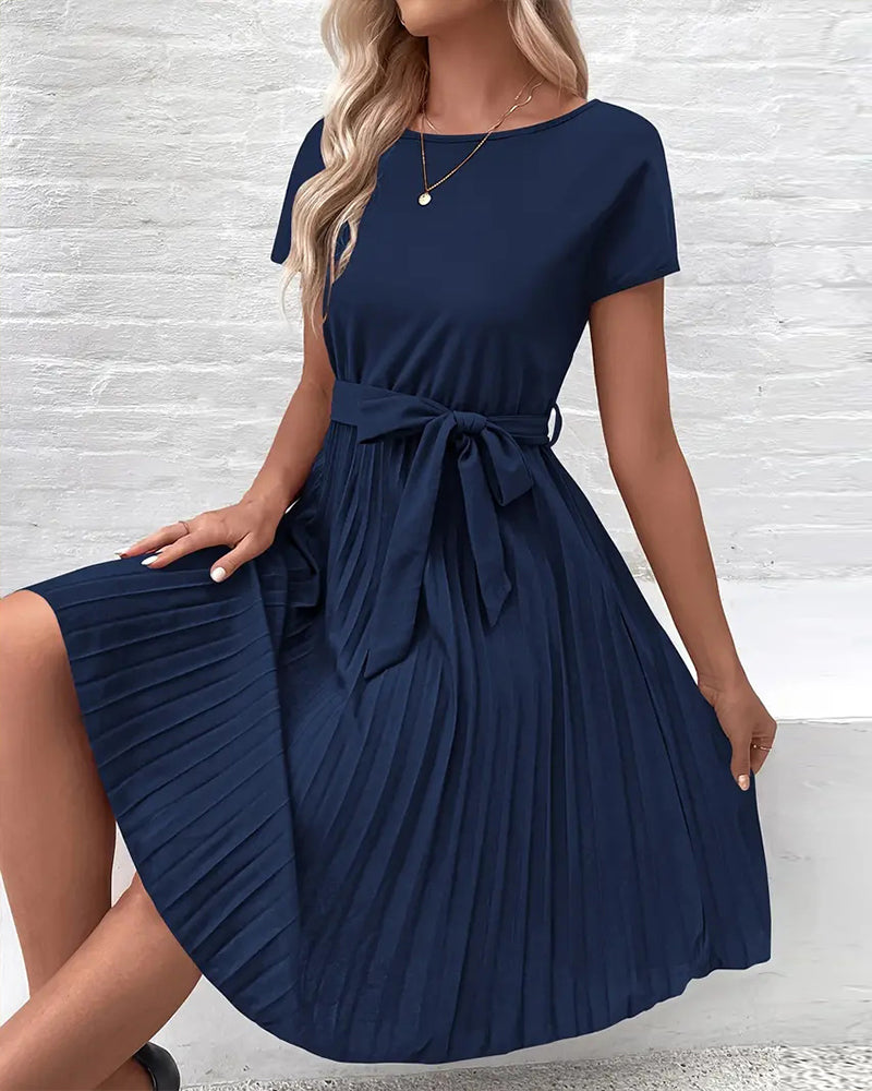Solid color pleated strappy elegant dress