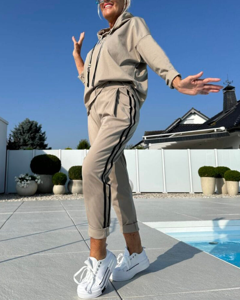 Casual Two - piece Set of Women's Hooded Sweatshirt and Pants